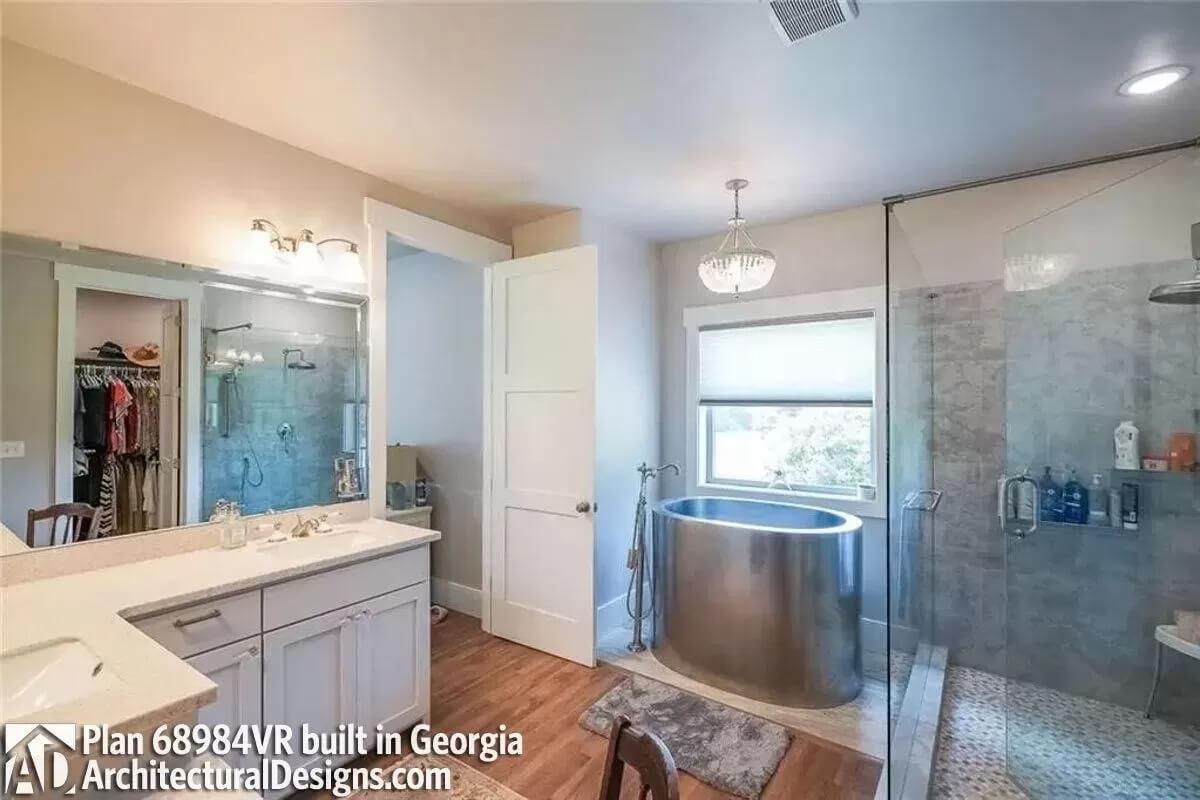Check Out That Stainless Steel Tub Making a Statement