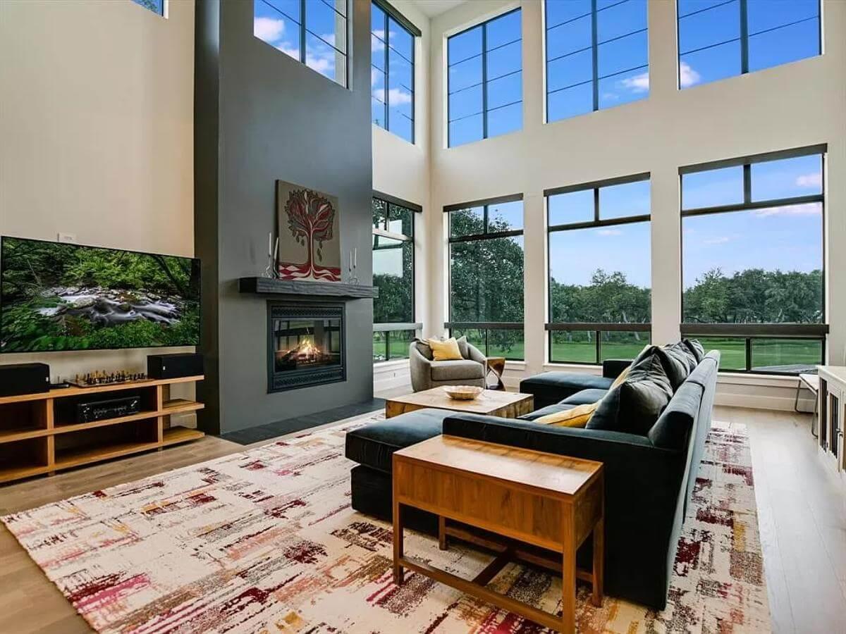 Impressive Living Room with Floor-to-Ceiling Windows