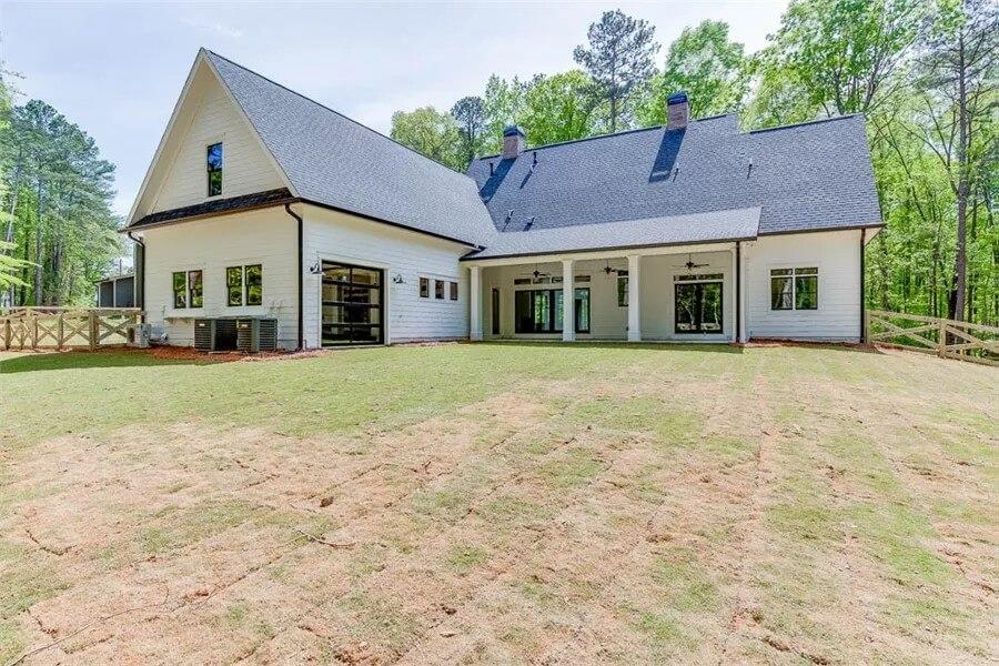 Expansive Backyard with Vaulted Ceiling Over the Patio