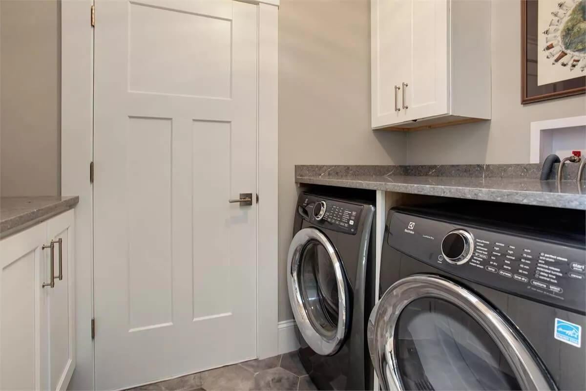 Efficient Laundry Space with a Modern Touch