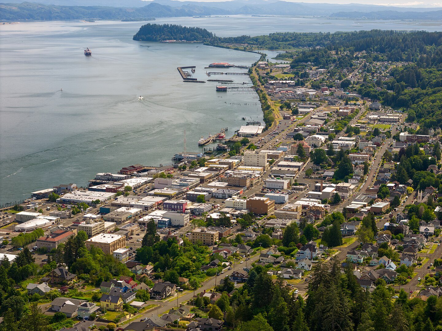 18 Small Towns in the North American West with Historic Ties to the Golden Age of Railways