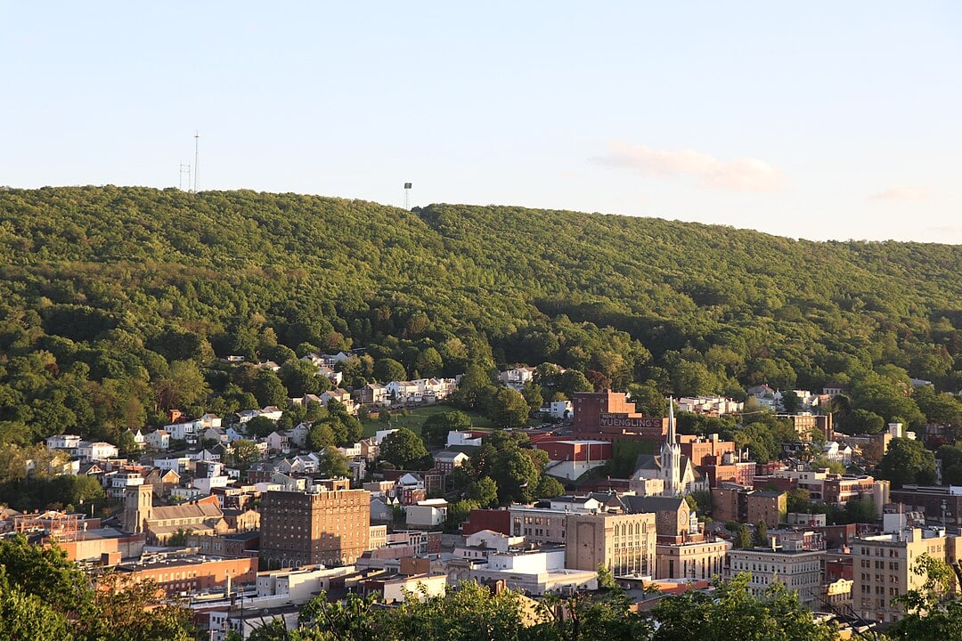 15 of the Best Small Towns in Pennsylvania to Visit Historic Industrial Sites that Built America