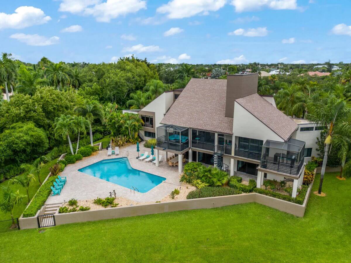 Custom 5-Bedroom Contemporary Home with Screened Patio and Walkout Basement (5,780 Sq. Ft. Floor Plan)