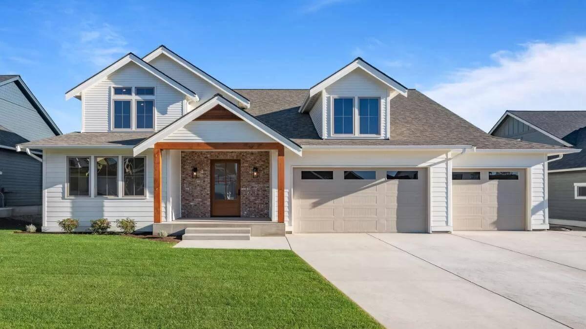 Check Out the Warm Wood Accents on This Modern Craftsman Facade