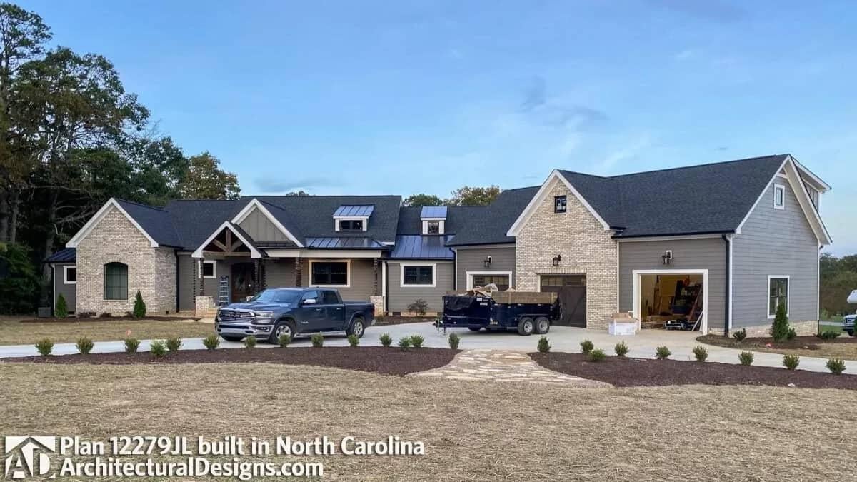 Tasteful Brick and Siding Combo on a Ranch-Style Home