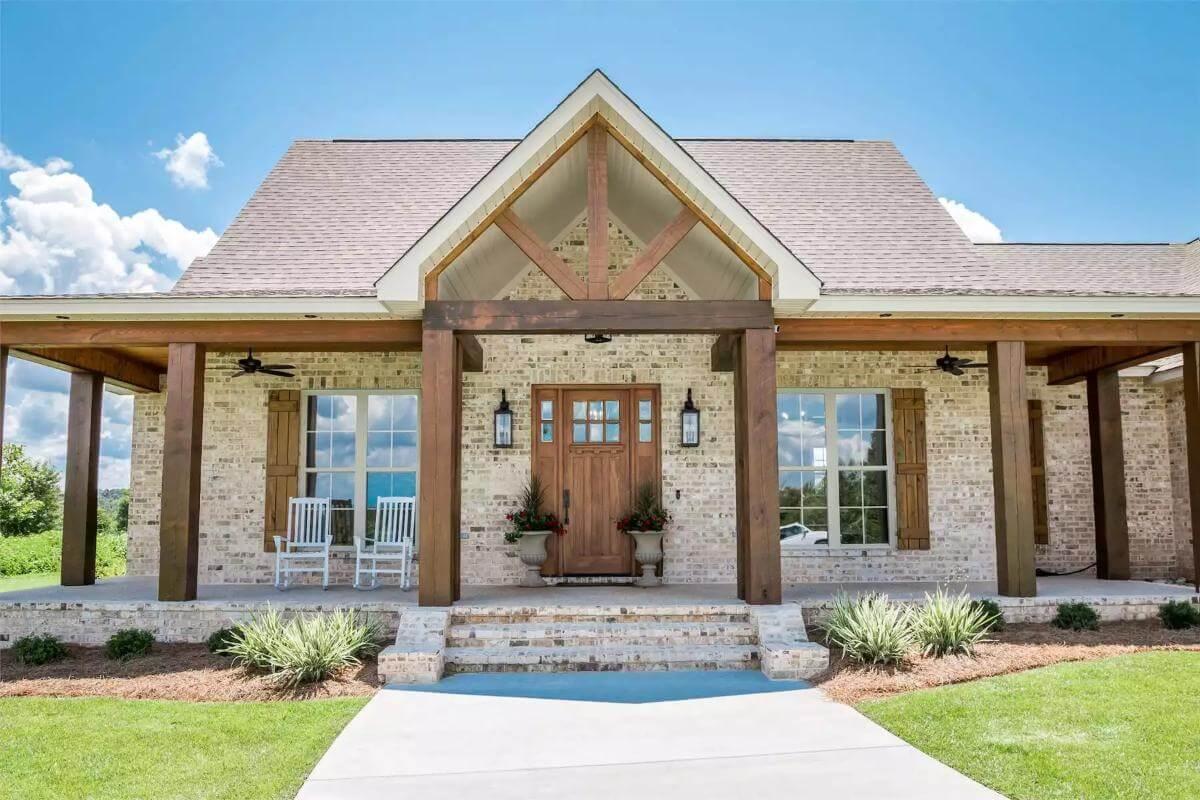 Take a Look at the Inviting Timber Frame on This Craftsman Porch