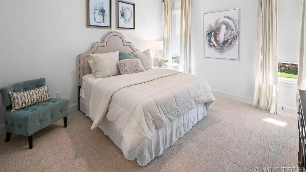 Explore the Elegant Simplicity of This Minimalist Bedroom