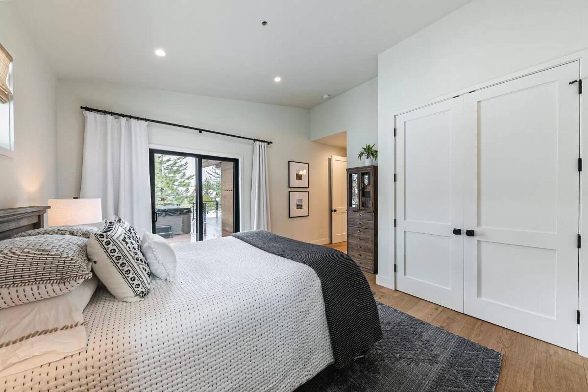 Take a Look at the Inviting Textured Bedding in This Light-Filled Bedroom