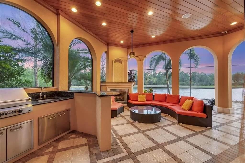 Tropical Lanai with Conversation Pit and Scenic Views