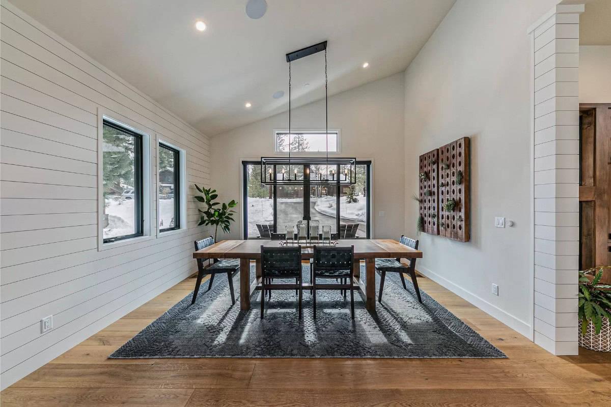 Take a Look at the Striking Light Fixture That Defines This Dining Room