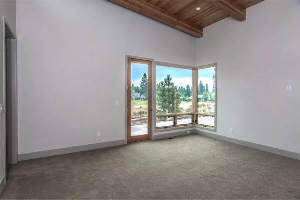 Corner Windows That Invite Nature Inside
