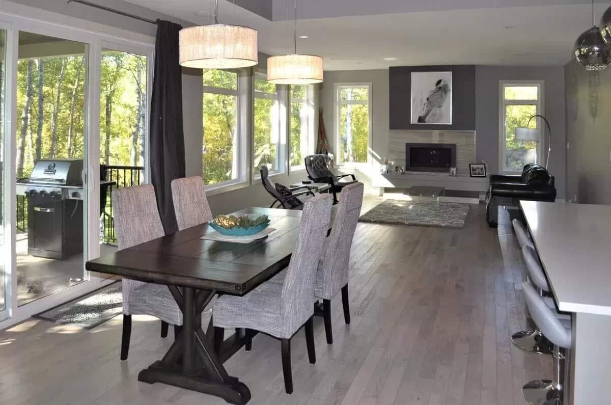 Check Out How This Dining Area Flows Into a Relaxed Living Space