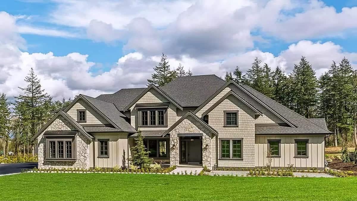 Check Out the Stone Accents on This Elegant Craftsman Facade