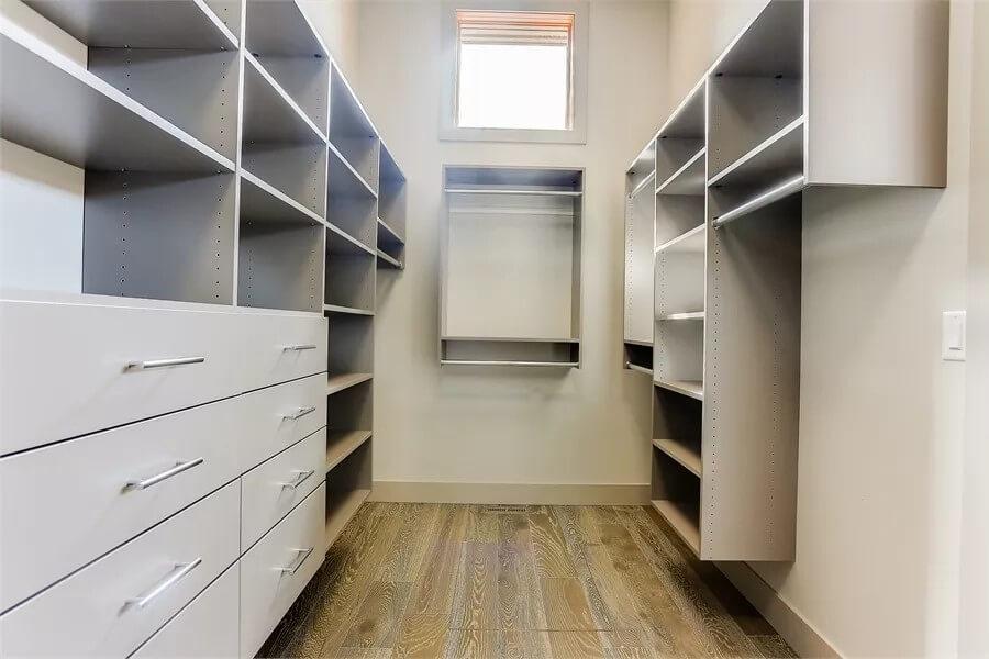 Utilitarian Charm: Walk-In Closet with Streamlined Shelving