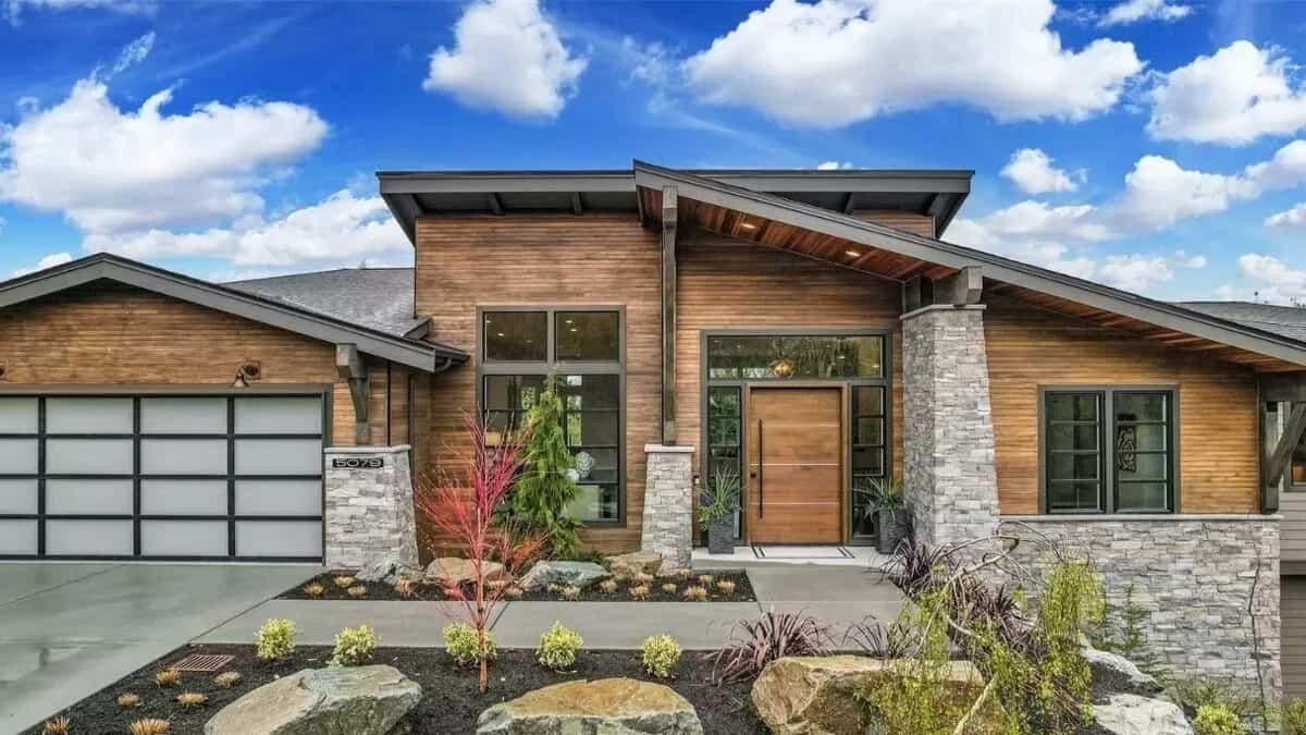 Contemporary Facade with a Striking Blend of Wood and Stone