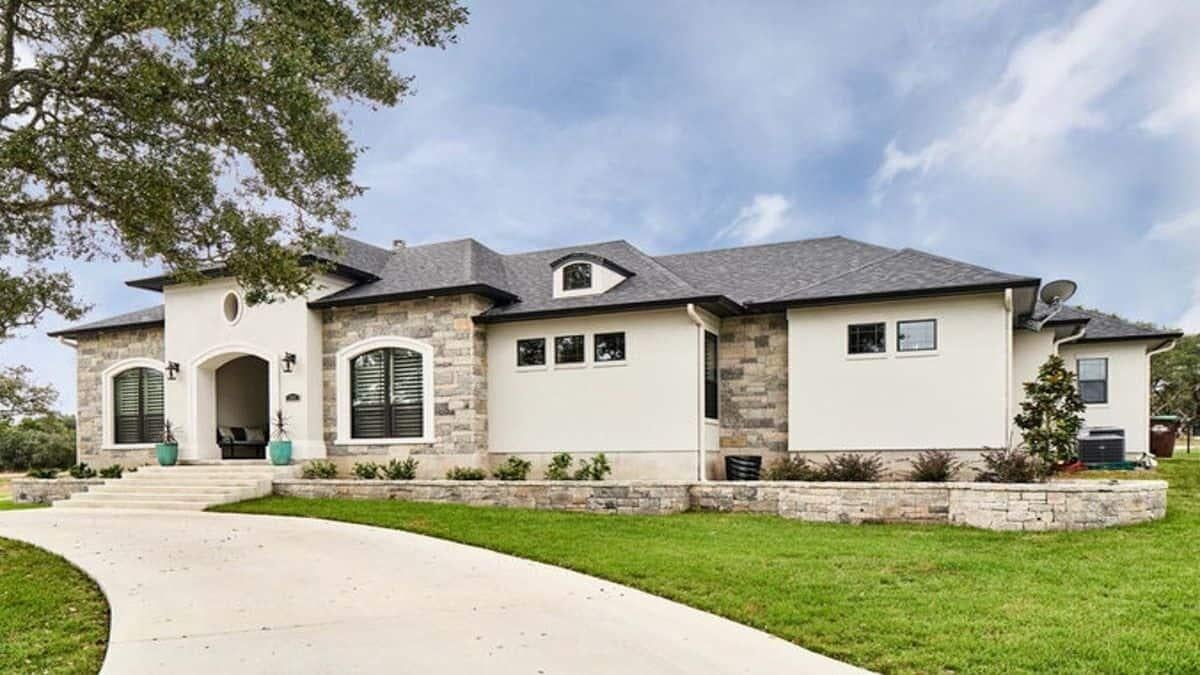 Check Out the Stone Accents on This Contemporary Ranch Home