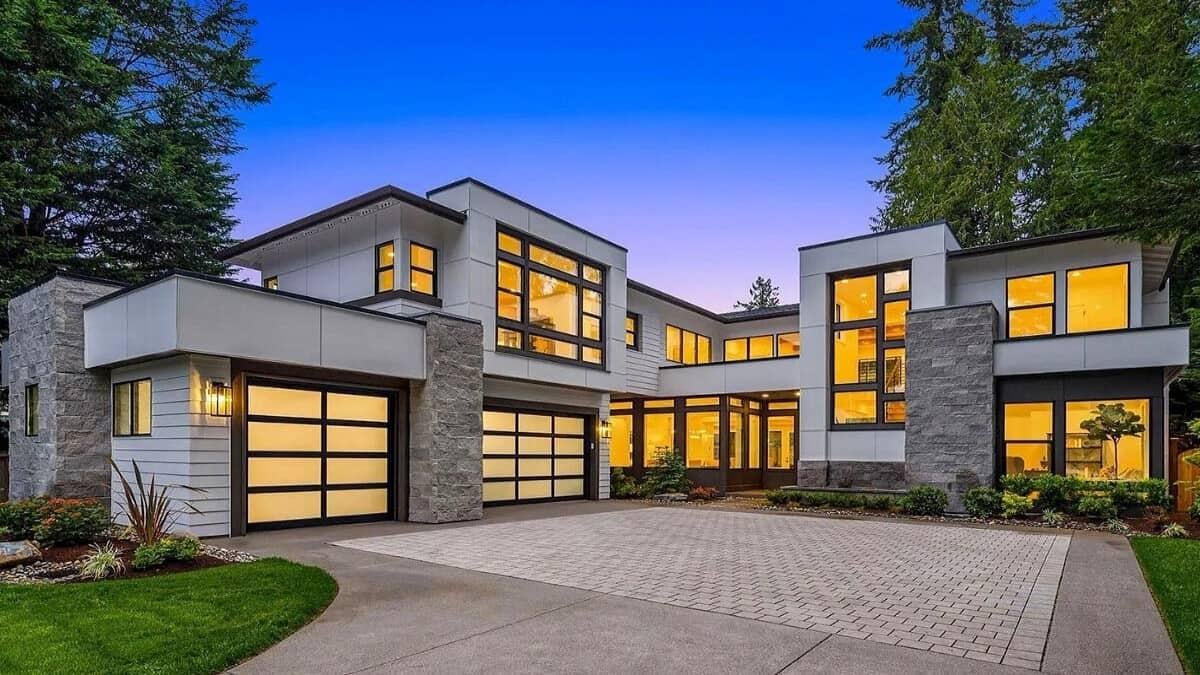 Marvel at the Expansive Windows in This Modern Gem