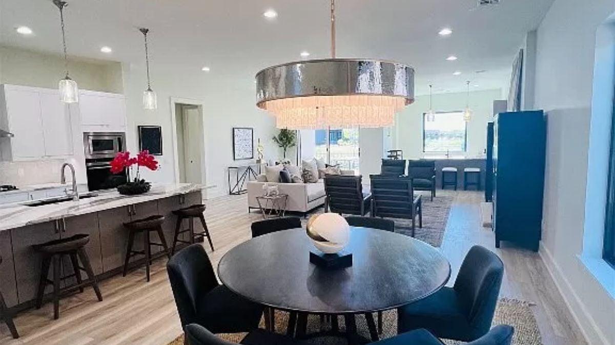 Modern Dining Space with a Striking Oversized Chandelier