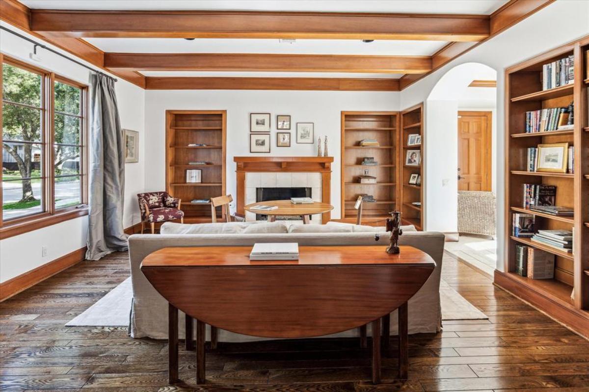 Warm Wood Accents Highlight This Cozy Craftsman Living Room