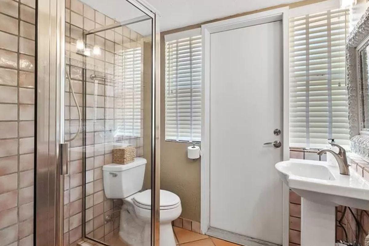 Check Out the Classic Subway Tile in This Compact Bathroom