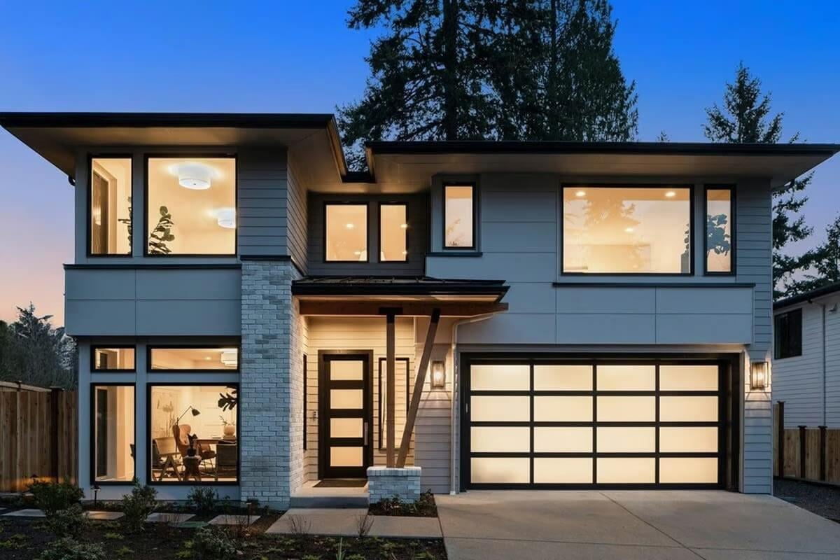 Modern Facade with Bold Black Accents and Generous Windows