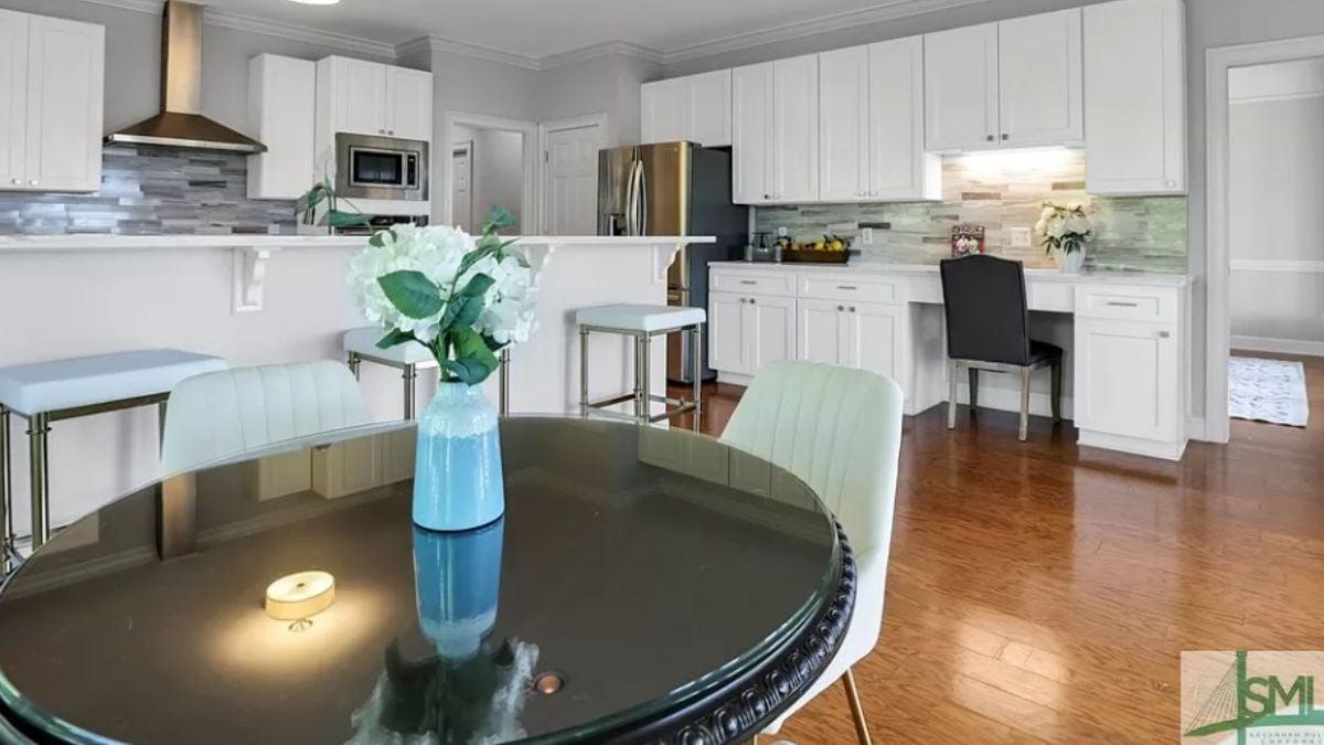 Modern Kitchen with a Handy Breakfast Bar Setup