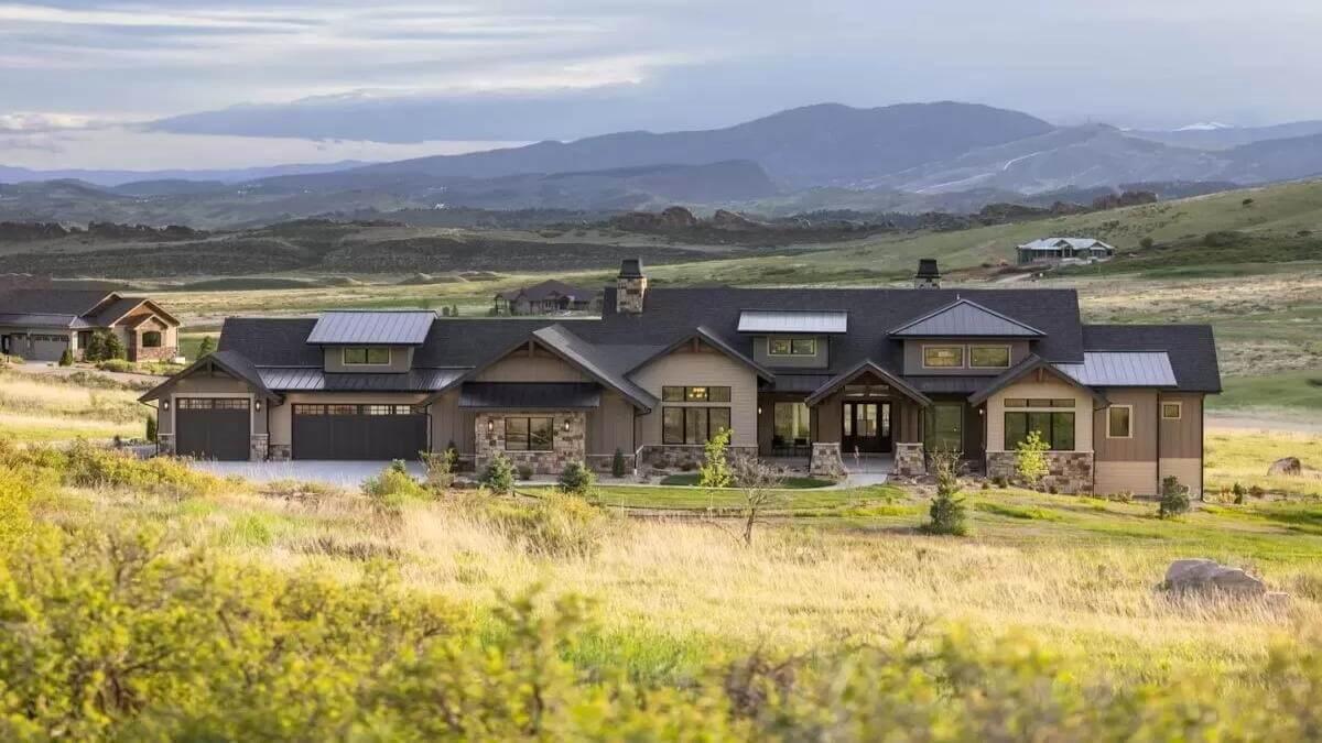 Expansive Ranch Home with Breathtaking Mountain Views
