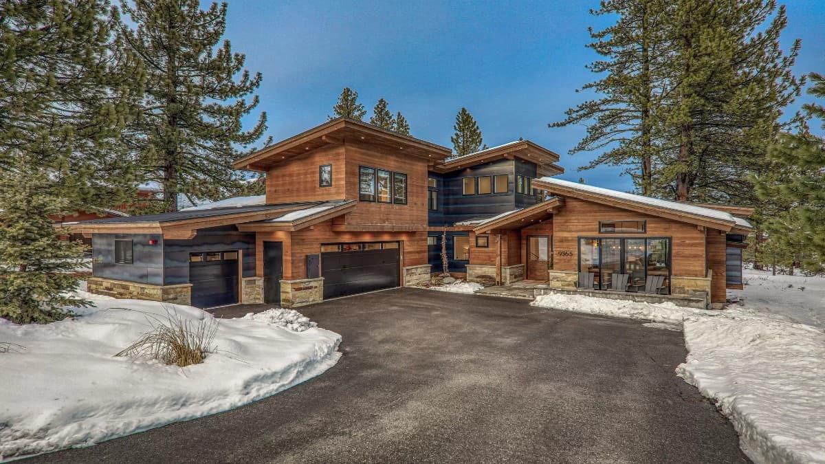Craftsman Style with a Modern Twist and a Striking Contrast in Materials