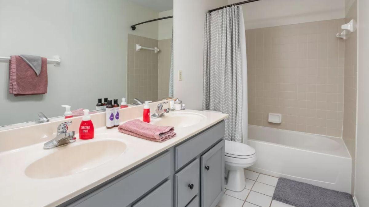 Check Out the Clever Storage in This Functional Bathroom