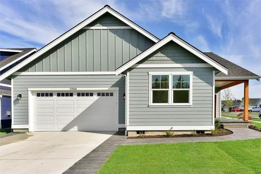 Check Out the Classic Craftsman Vibes with This Gable Roof