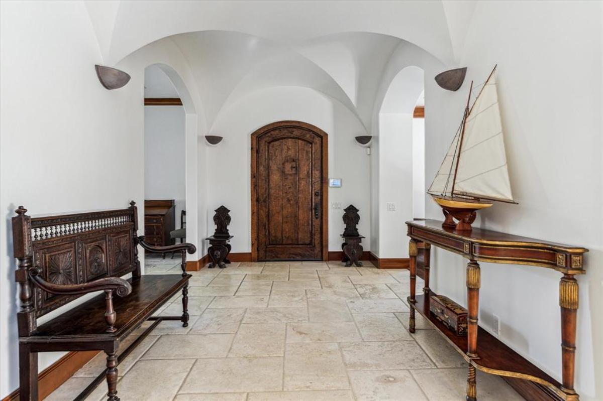 Check Out the Vaulted Ceilings in This Elegant Entryway