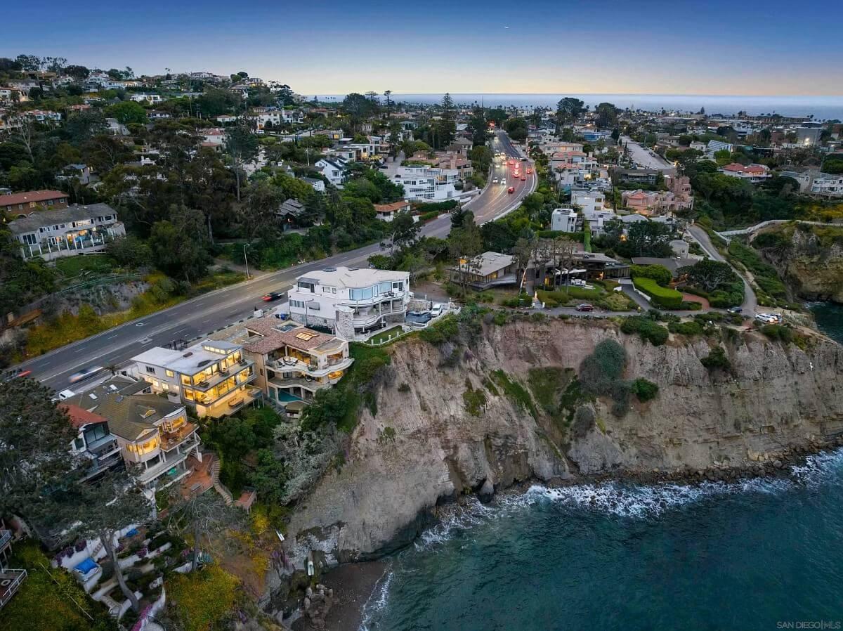 Cliffside Homes with Panoramic Ocean Views