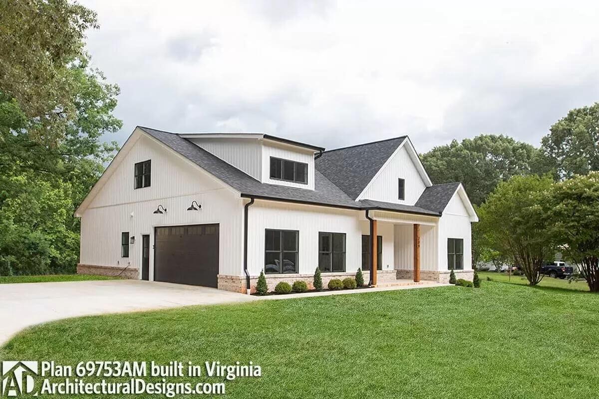 Check Out Those Bold Black Garage Doors on This Classic Design