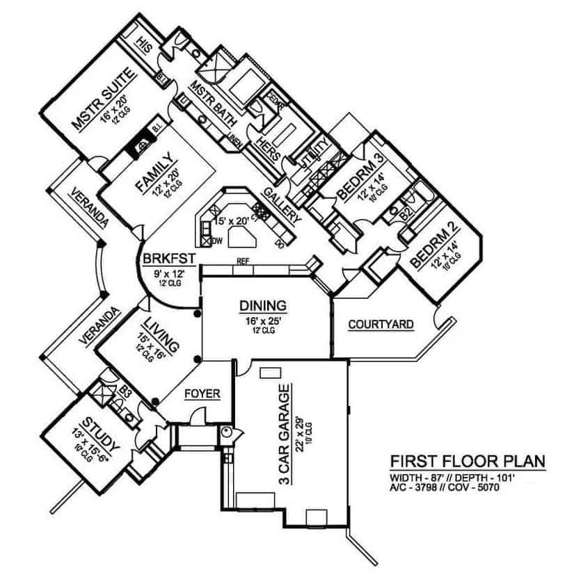 Explore This Spacious First Floor Layout with a Central Courtyard