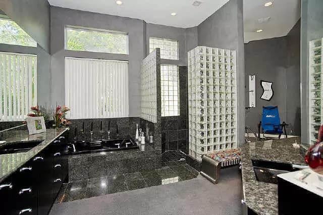 Check Out the Glass Block Walls in This Luxurious Bathroom