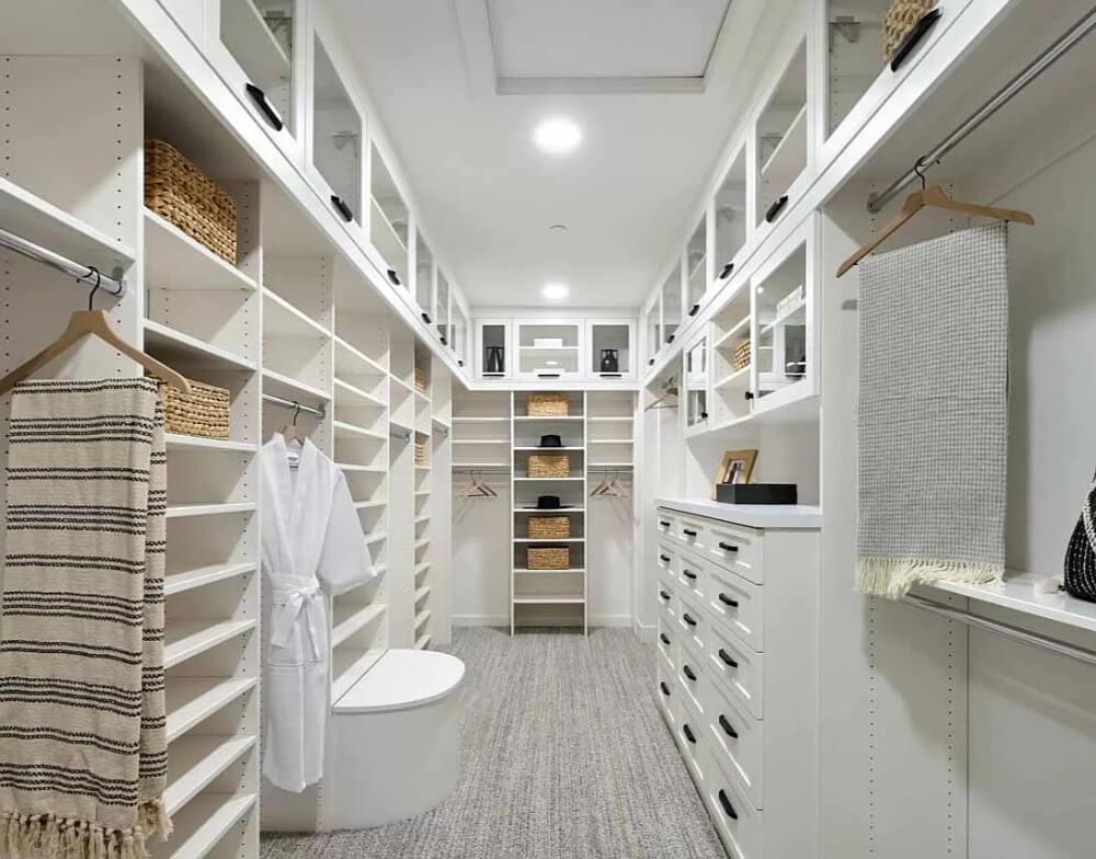 Check Out the Thoughtful Organization in This Dreamy Walk-In Closet