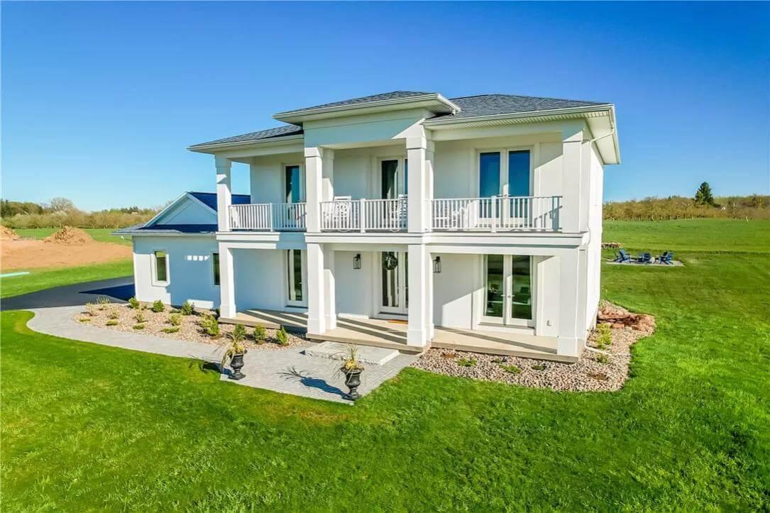A Modern Masterpiece with Symmetrical Balconies and Stunning Views