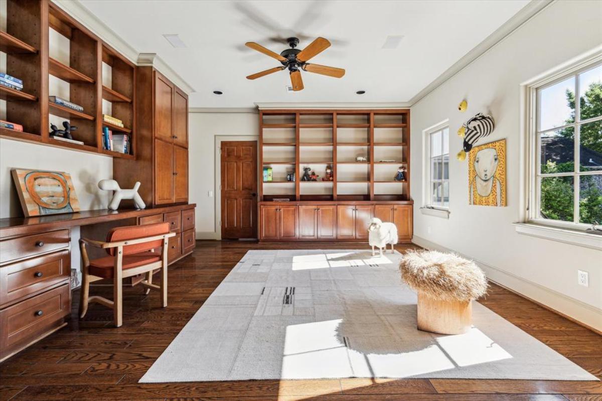 Discover the Built-in Bookshelves in This Sunny Study