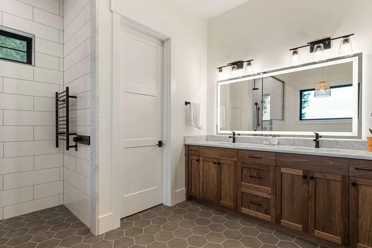 Check Out the Hexagonal Tile Pattern in This Stylish Bathroom