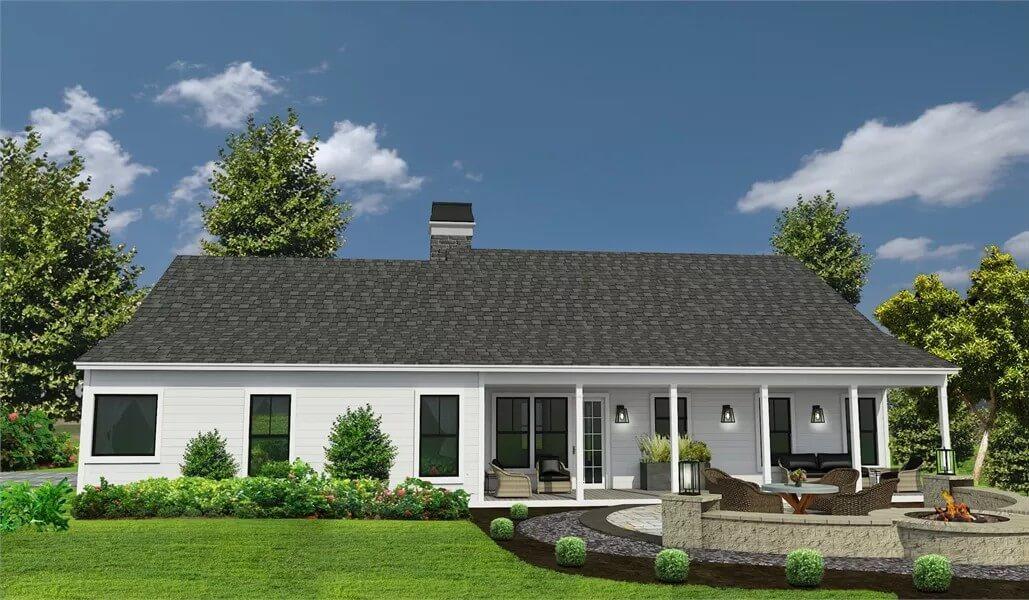 Check Out This Ranch-Style Back Patio Perfect for Outdoor Gatherings