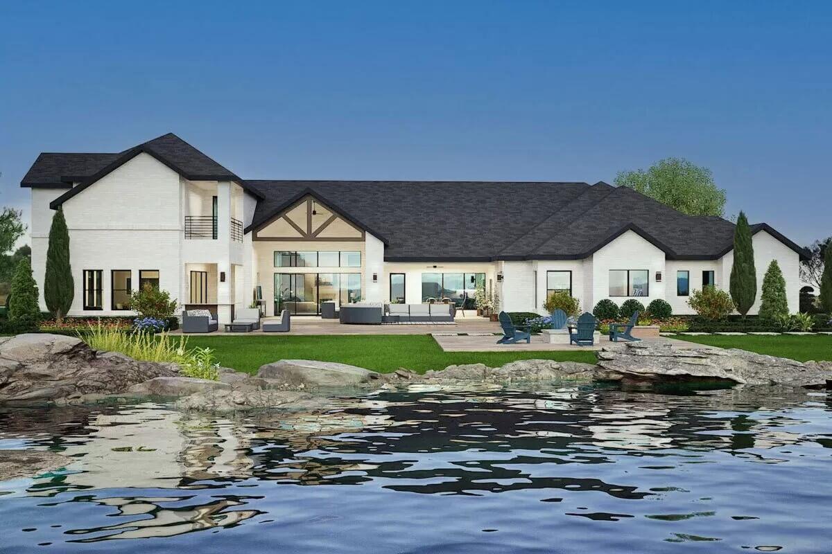 Check Out the Scenic View from This Modern Lakeside Retreat