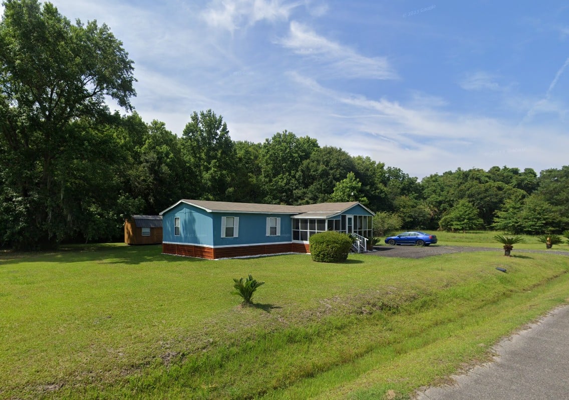 10 Secluded Neighborhoods in South Carolina's Lowcountry Shaped By Water and Time