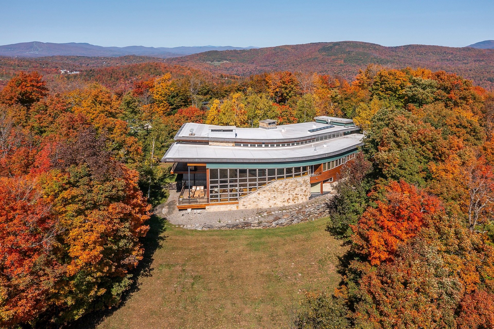 8,720 Sq. Ft. Mansion in Stratton, VT ($6,499,000)