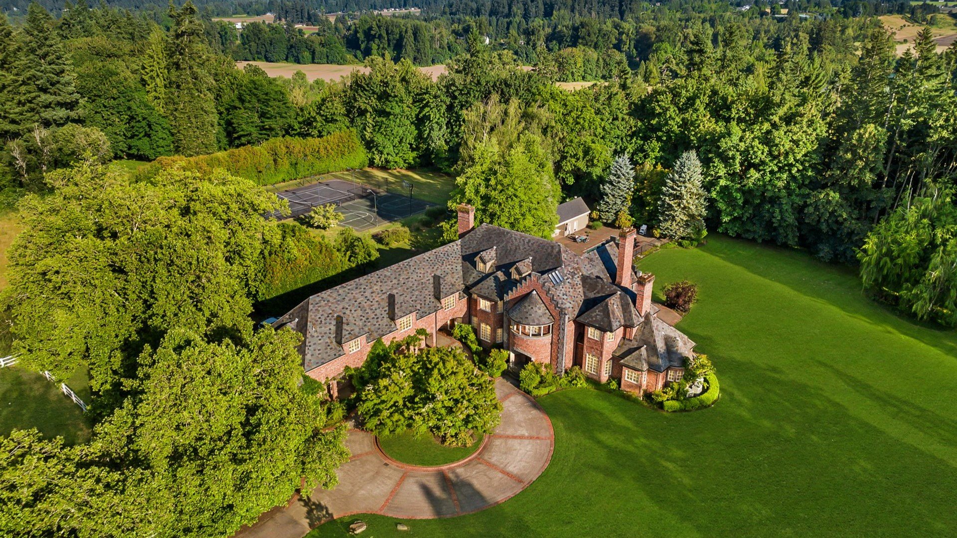12,254 Sq. Ft. Mansion in Wilsonville, OR ($6,495,500)