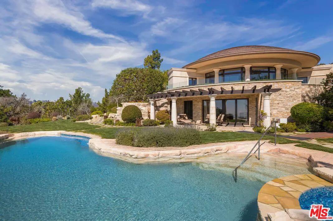 Resort-Style Backyard