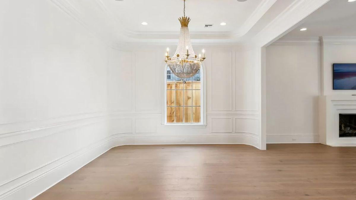 Elegant Dining Room with a Statement Crystal Chandelier