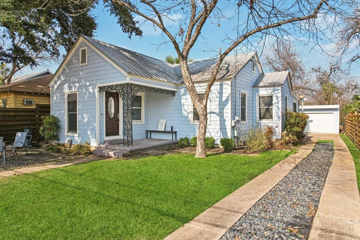 Bungalow-Style 3-Bedroom Home with Open-Concept Living and Detached Suite (1,358 Sq. Ft. Floor Plan)