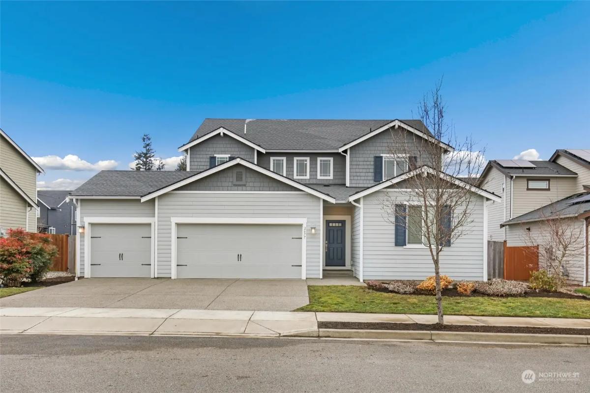 Contemporary 4-Bedroom Craftsman-Style Home with Open-Concept Layout and Covered Patio (3,200 Sq. Ft, Floor Plan)