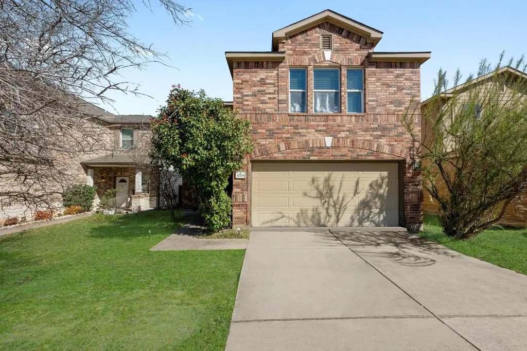 Traditional-Style 3-Bedroom Home with Loft and 2-Car Garage (2,068 Sq. Ft. Floor Plan)