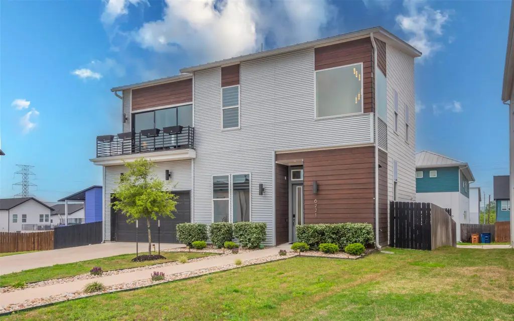 Contemporary-Style 3-Bedroom Home with Open Floor Plan and Covered Patio (1,948 Sq. Ft. Floor Plan)